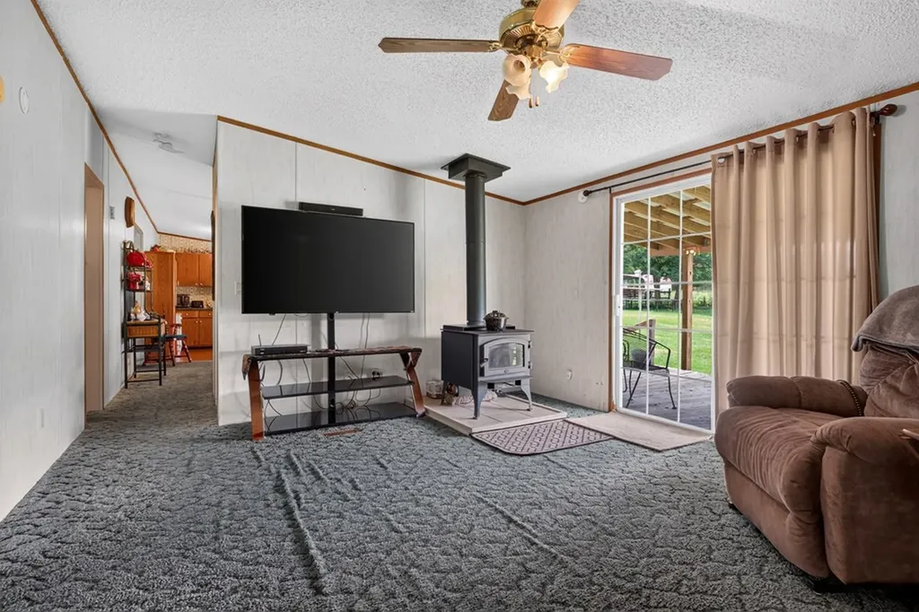 3013 Upper Hilham Road Livingston TN 38570
