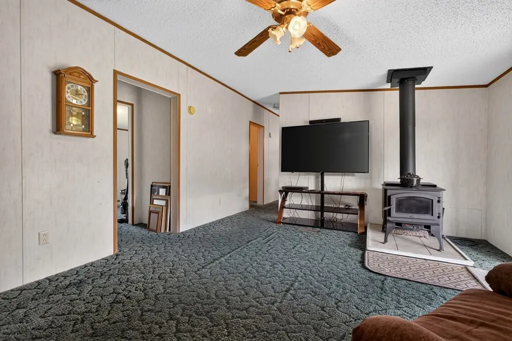 3013 Upper Hilham Road Livingston TN 38570