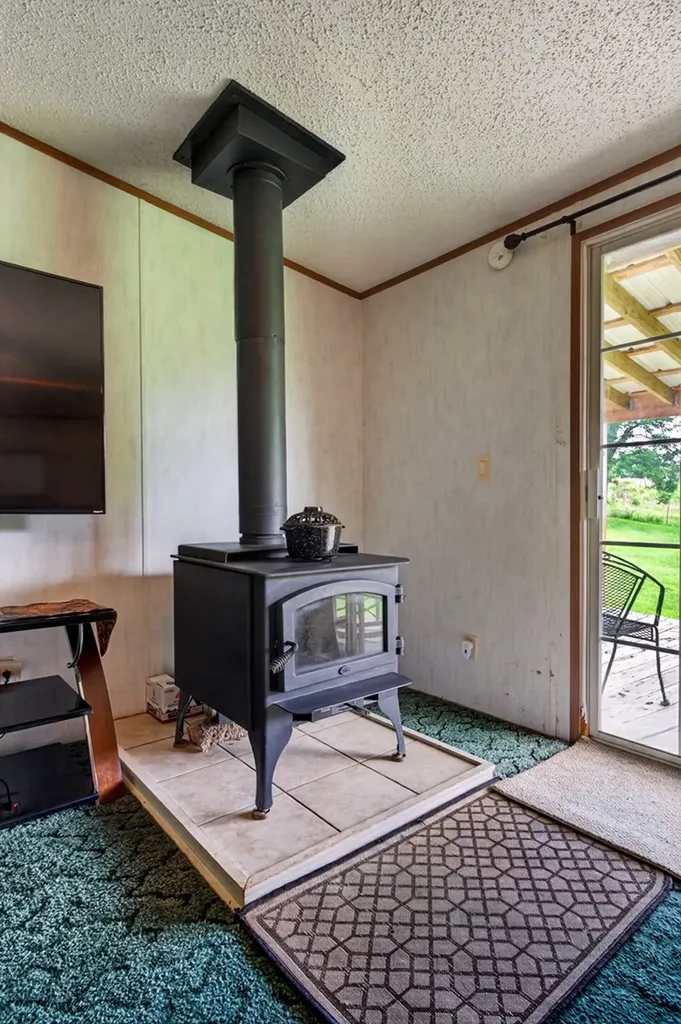 3013 Upper Hilham Road Livingston TN 38570