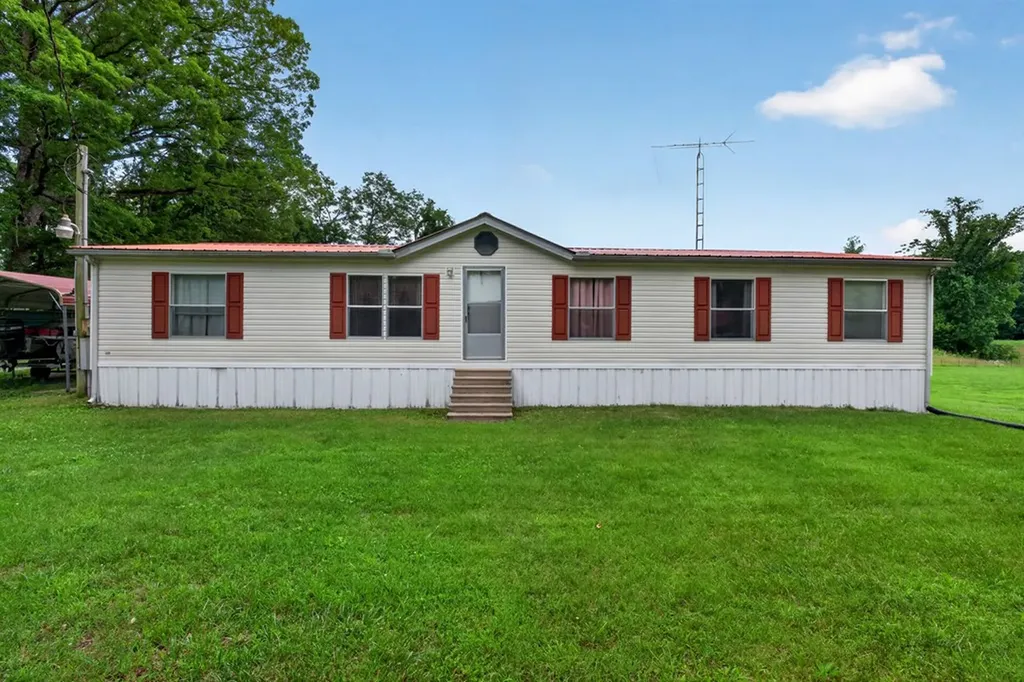 3013 Upper Hilham Road Livingston TN 38570