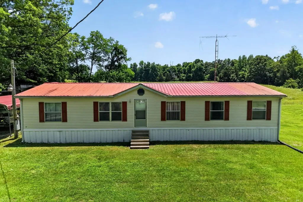3013 Upper Hilham Road Livingston TN 38570