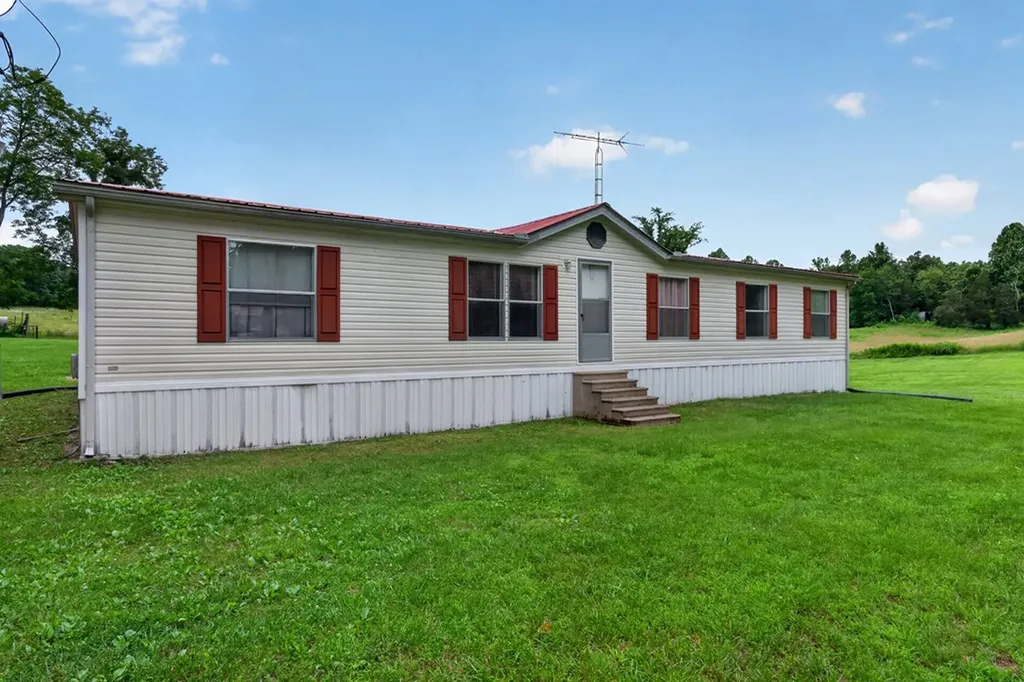 3013 Upper Hilham Road Livingston TN 38570