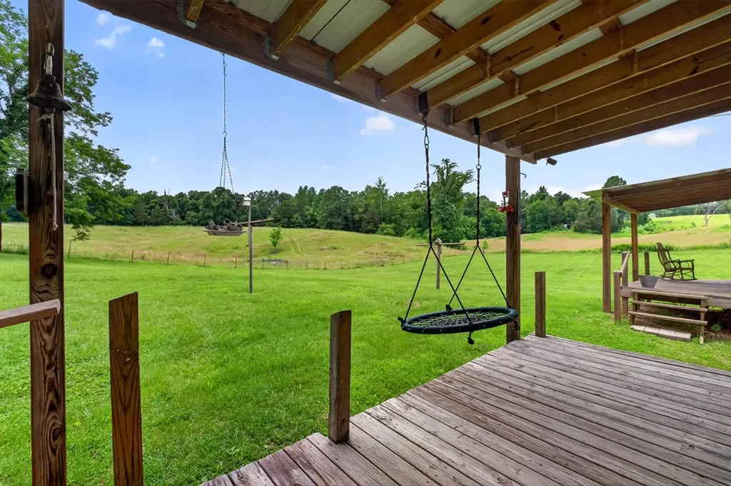 3013 Upper Hilham Road Livingston TN 38570