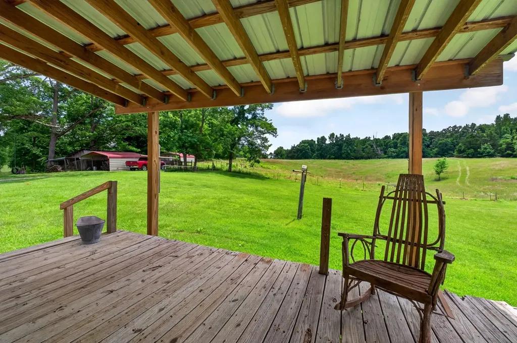 3013 Upper Hilham Road Livingston TN 38570