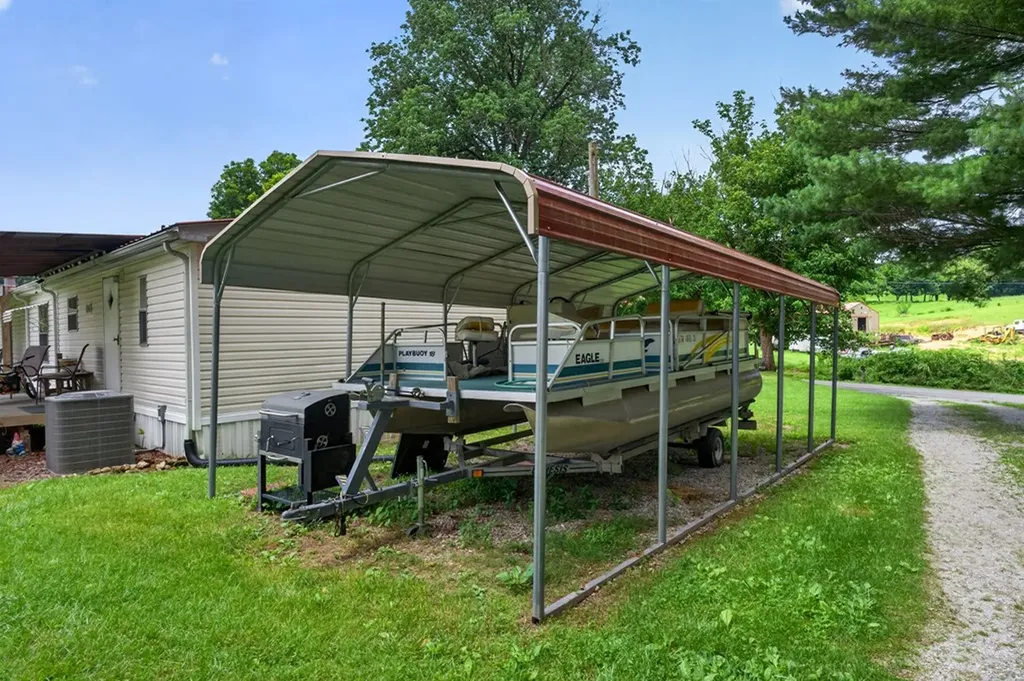 3013 Upper Hilham Road Livingston TN 38570
