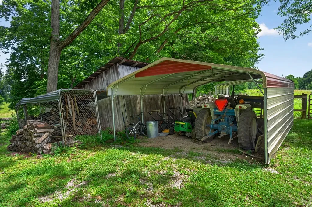 3013 Upper Hilham Road Livingston TN 38570