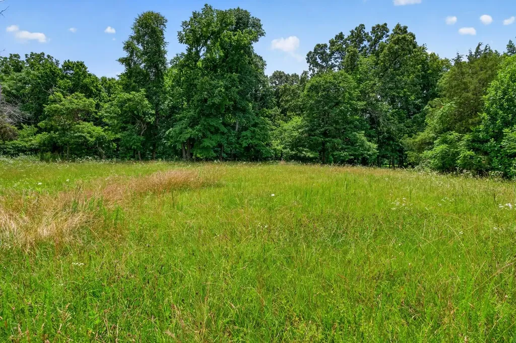 3013 Upper Hilham Road Livingston TN 38570