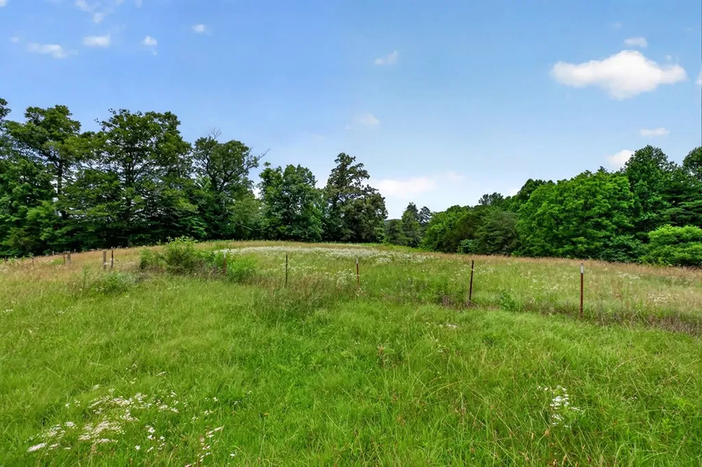 3013 Upper Hilham Road Livingston TN 38570