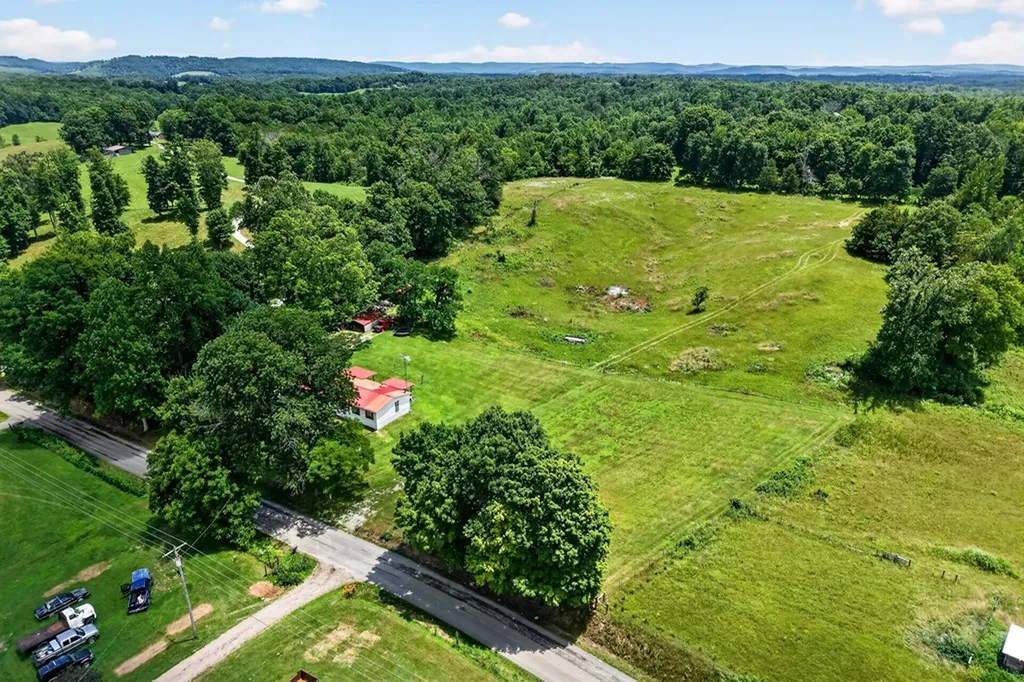 3013 Upper Hilham Road Livingston TN 38570