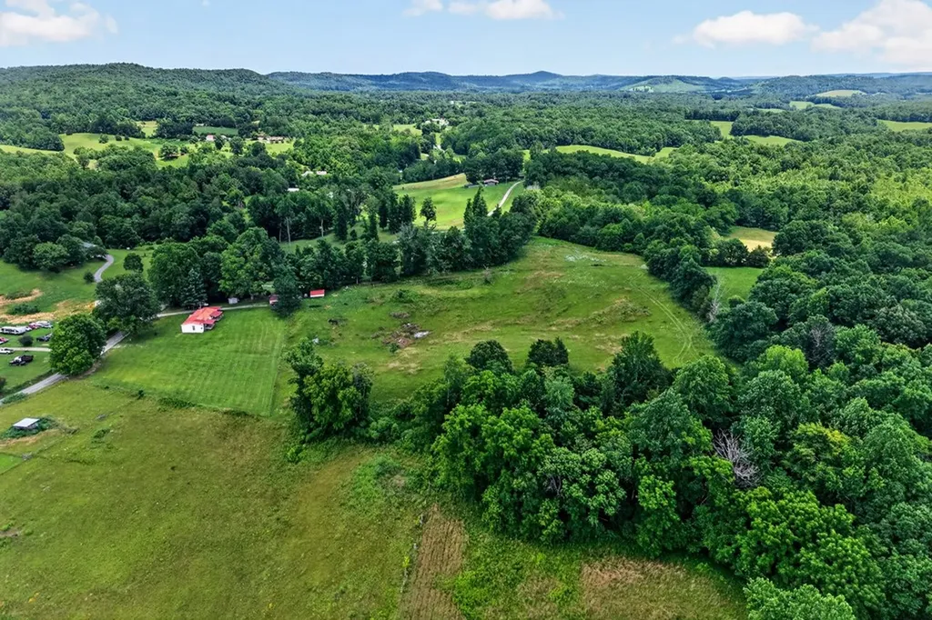 3013 Upper Hilham Road Livingston TN 38570