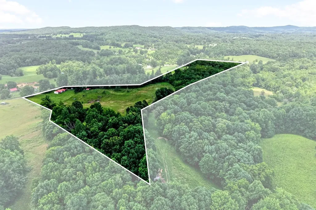 3013 Upper Hilham Road Livingston TN 38570