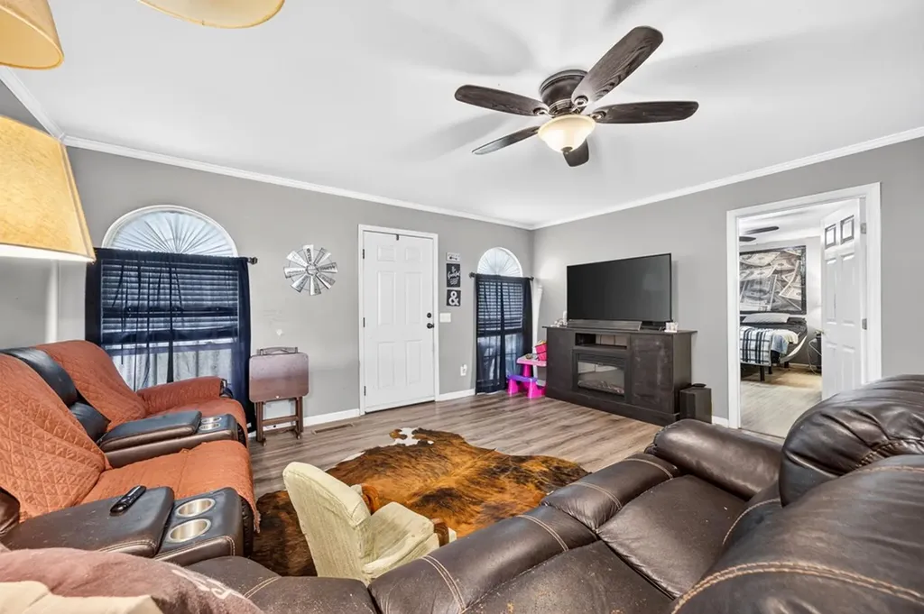 463 Hennessee Avenue Morrison TN 37357