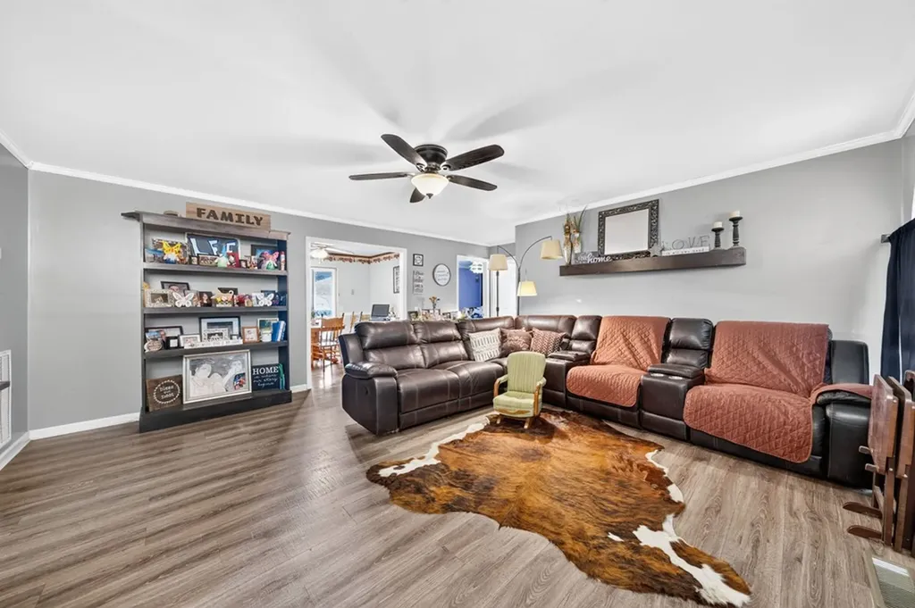 463 Hennessee Avenue Morrison TN 37357