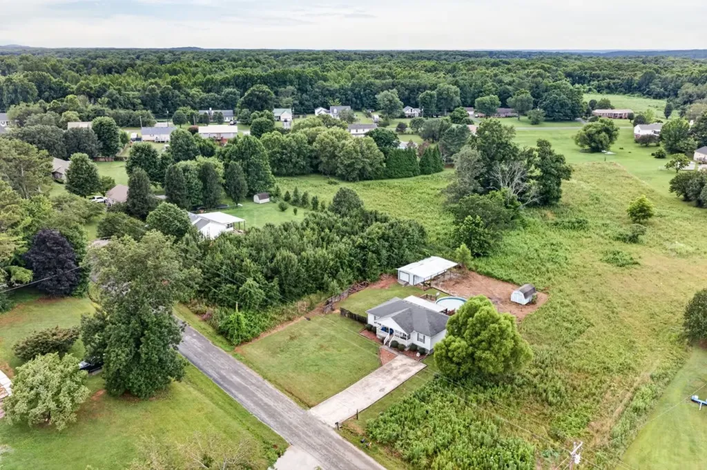463 Hennessee Avenue Morrison TN 37357