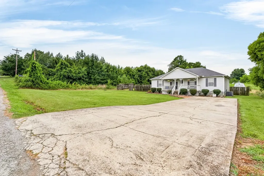463 Hennessee Avenue Morrison TN 37357