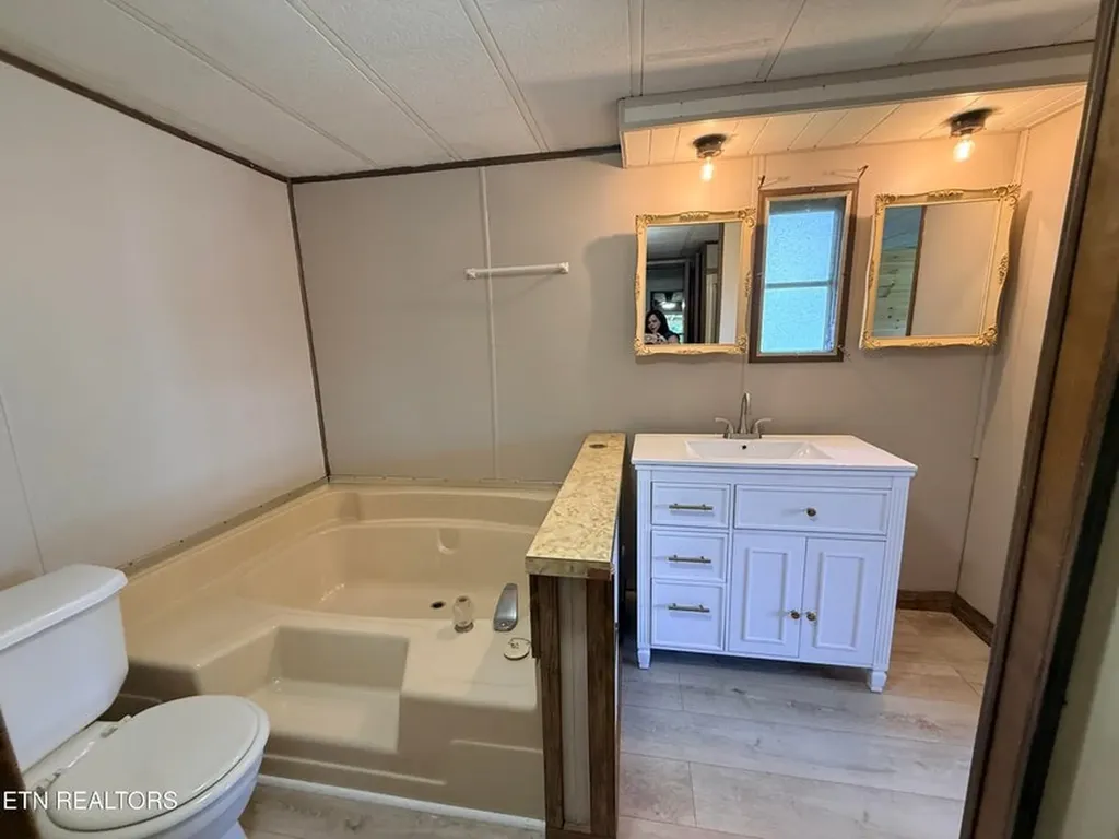 431 Patton Heights Circle Jamestown TN 38556-4112