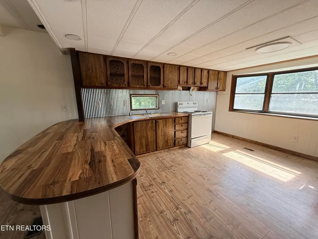 431 Patton Heights Circle Jamestown TN 38556-4112