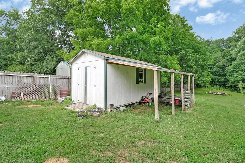 111 Meadow Creek Drive Crossville TN 38572