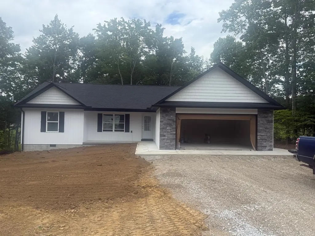 1020 South Lane Grimsley TN 38565