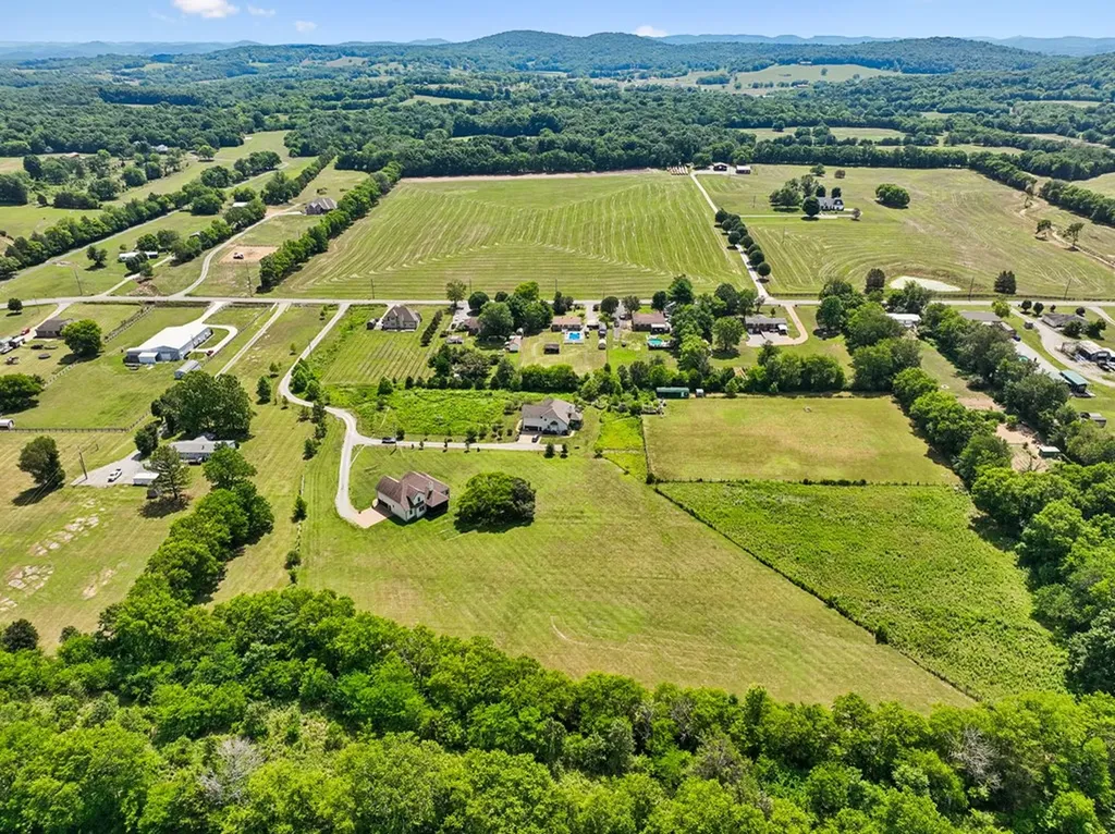 3930 3930 Big Springs Road Lebanon TN 37090