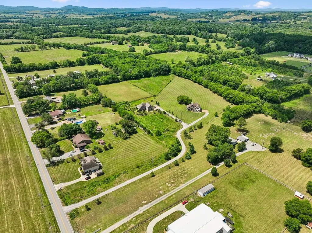 3930 3930 Big Springs Road Lebanon TN 37090
