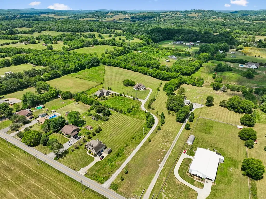 3930 3930 Big Springs Road Lebanon TN 37090