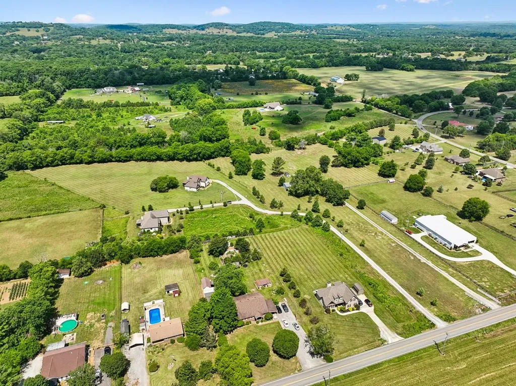 3930 3930 Big Springs Road Lebanon TN 37090
