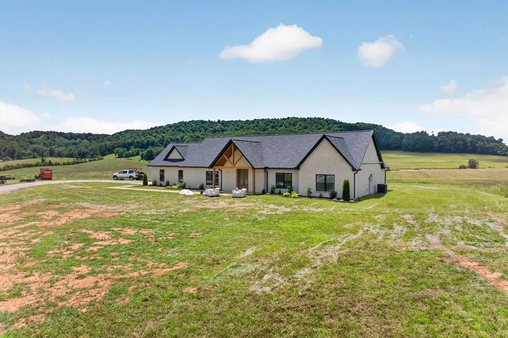 4169 Gum Springs Mountain Road Sparta TN 38583