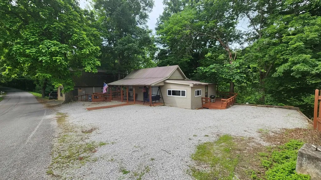 450 Cedar Hill Road Celina TN 38551
