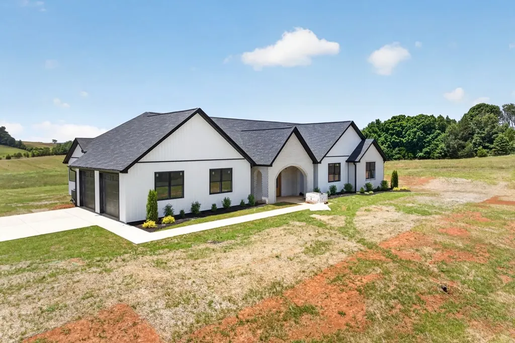4221 Gum Springs Mountain Road Sparta TN 38583