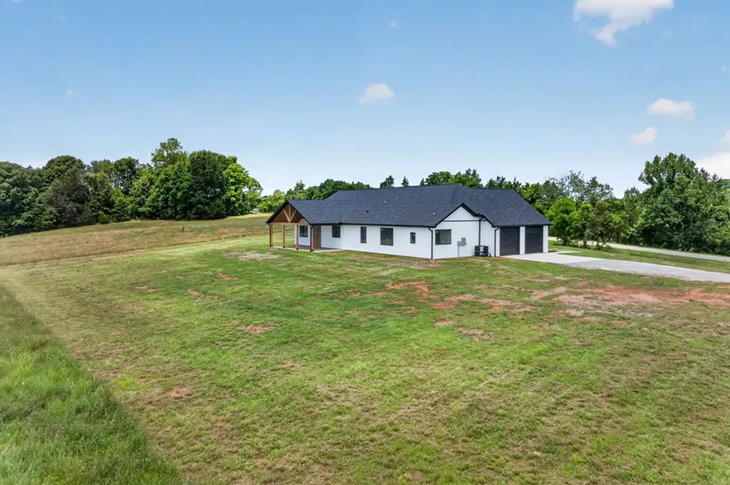 4221 Gum Springs Mountain Road Sparta TN 38583
