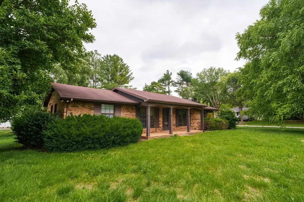 405 Dogleg Drive Livingston TN 38570-2102