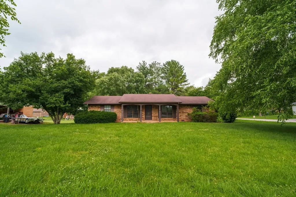 405 Dogleg Drive Livingston TN 38570-2102