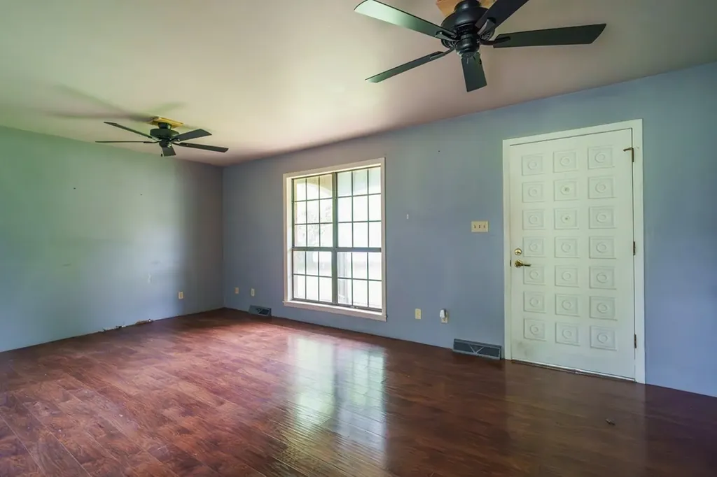 405 Dogleg Drive Livingston TN 38570-2102