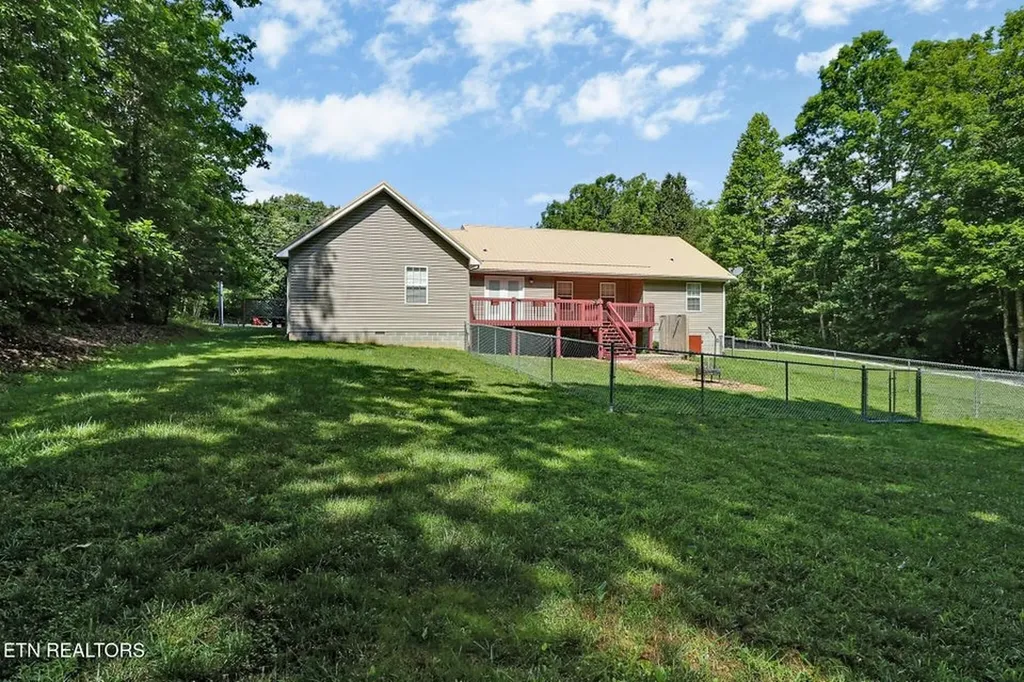 360 Swallows Crossing Grimsley TN 38565-6009