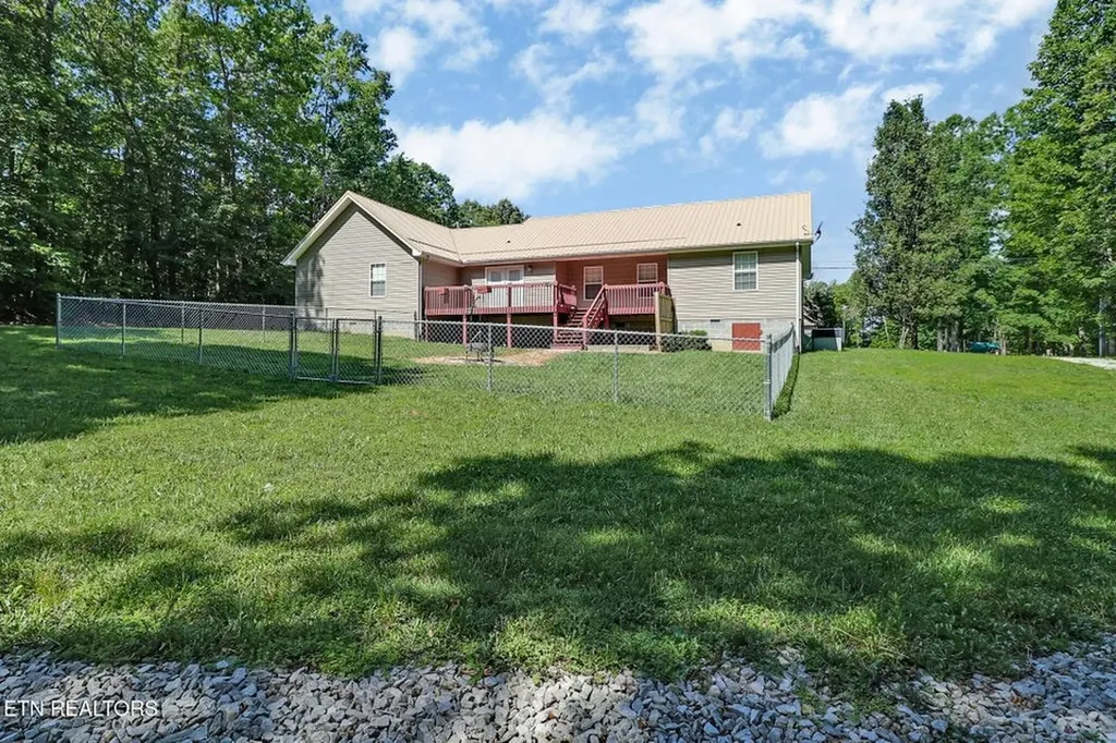 360 Swallows Crossing Grimsley TN 38565-6009