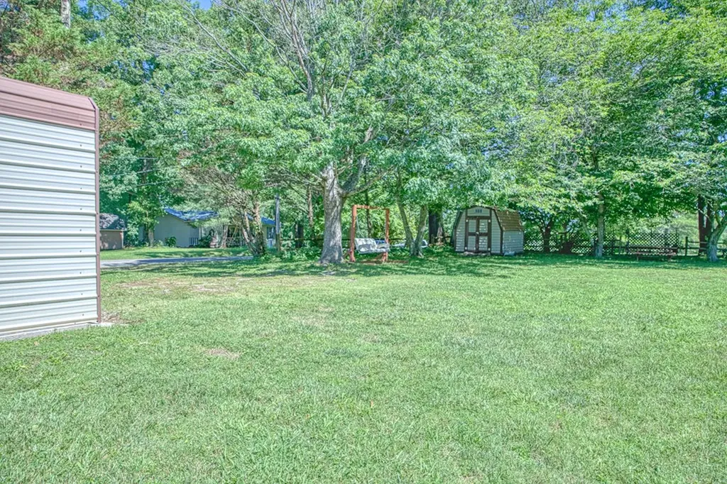 2085 Herbert Garrett Road Cookeville TN 38506