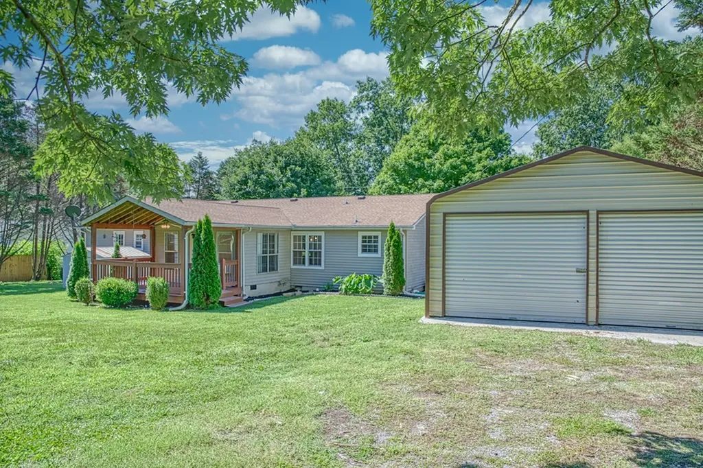 2085 Herbert Garrett Road Cookeville TN 38506