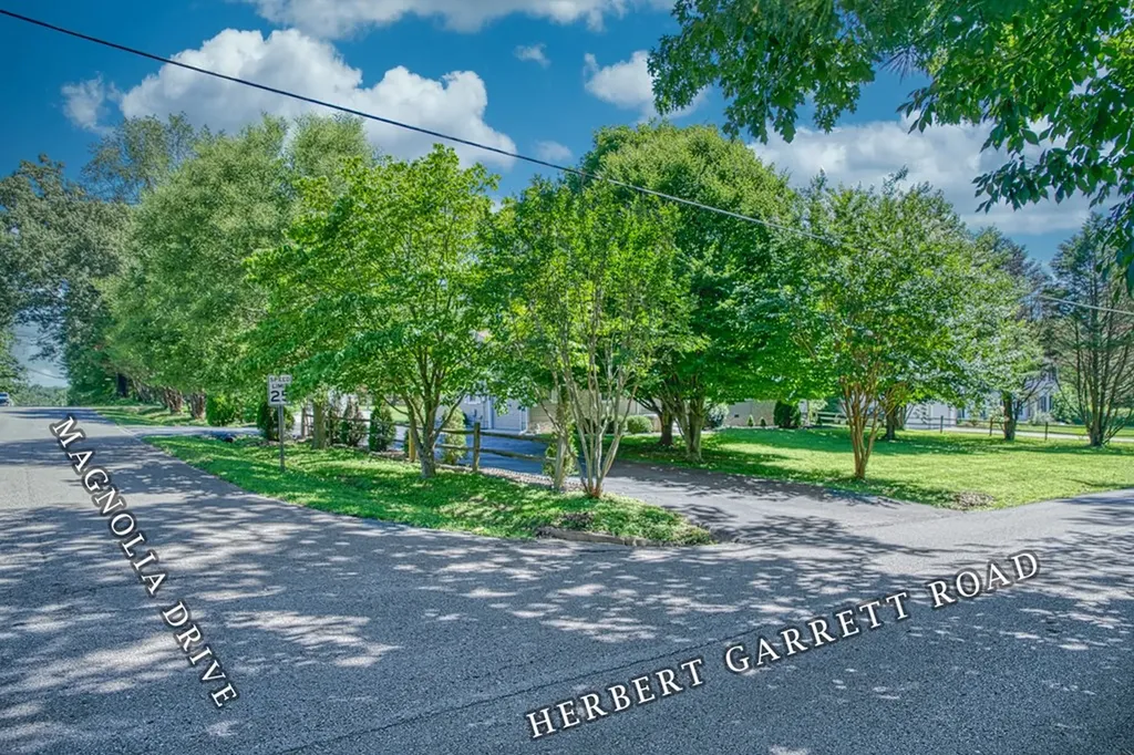 2085 Herbert Garrett Road Cookeville TN 38506