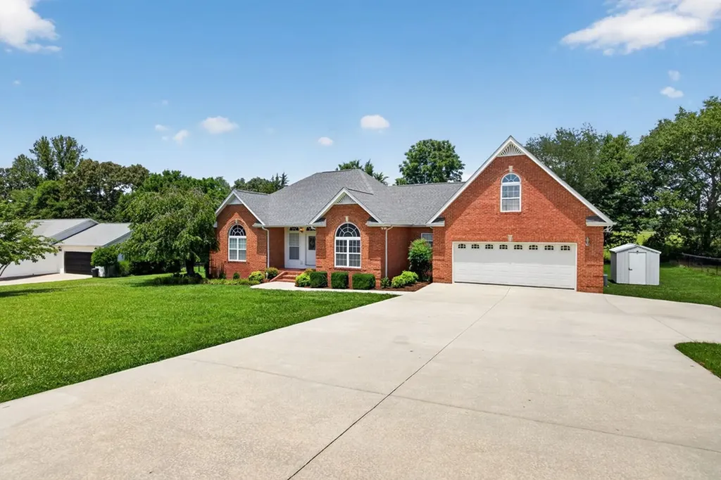 198 Imperial Drive Sparta TN 38583