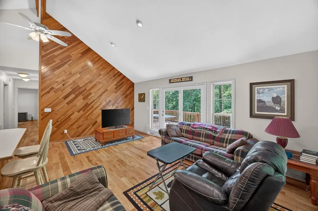510 Tuscarora Circle Byrdstown TN 38549