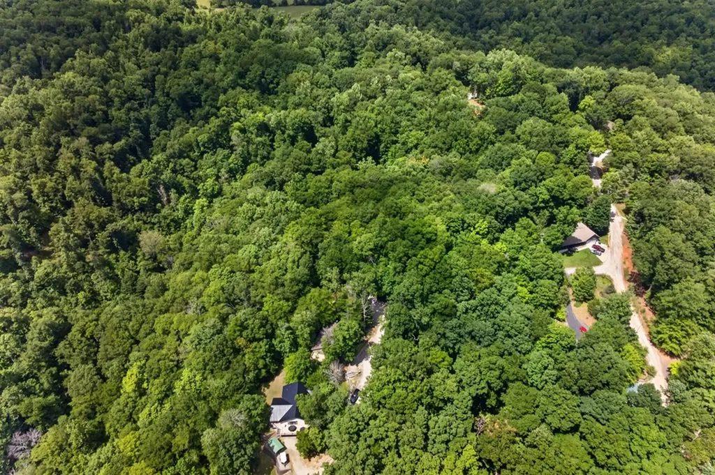 510 Tuscarora Circle Byrdstown TN 38549