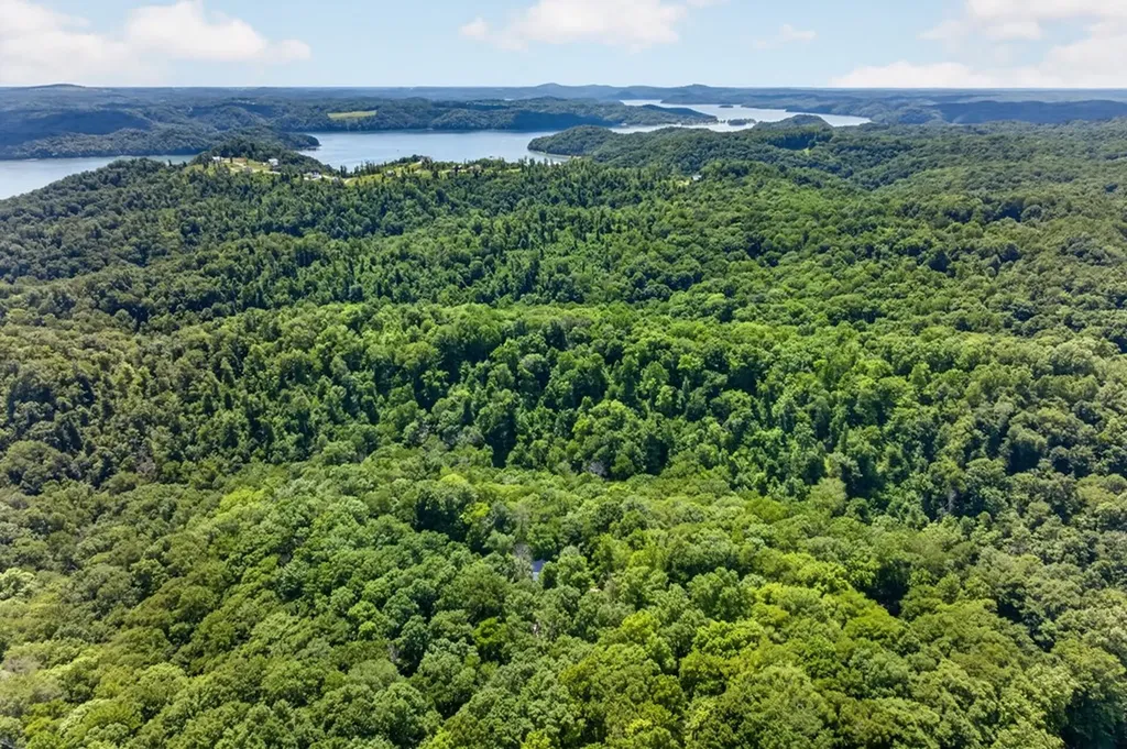 510 Tuscarora Circle Byrdstown TN 38549