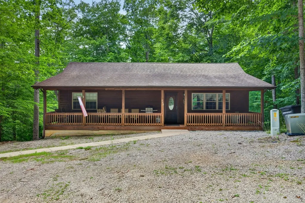 510 Tuscarora Circle Byrdstown TN 38549