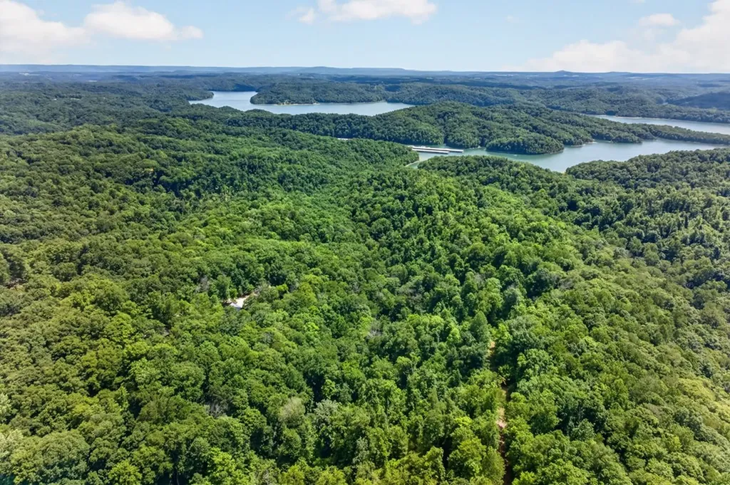 510 Tuscarora Circle Byrdstown TN 38549