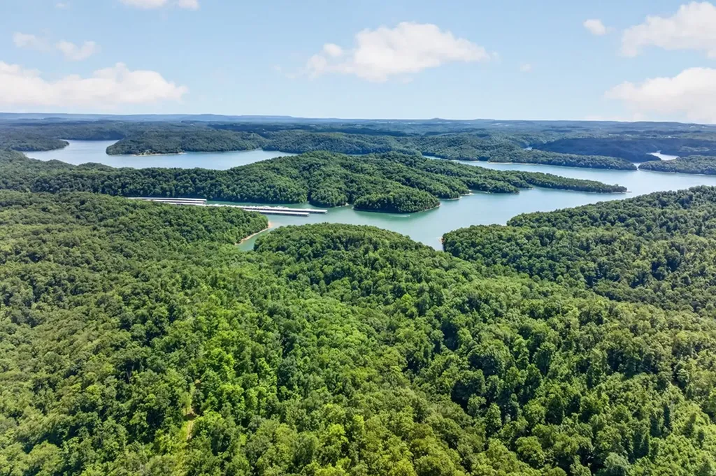 510 Tuscarora Circle Byrdstown TN 38549