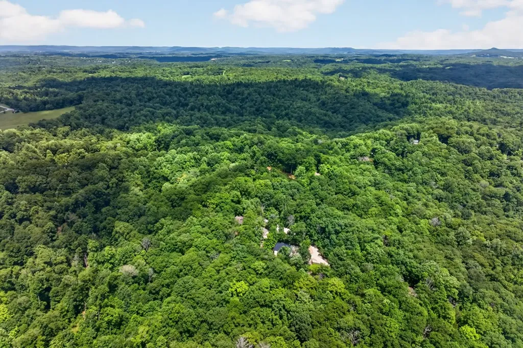 510 Tuscarora Circle Byrdstown TN 38549