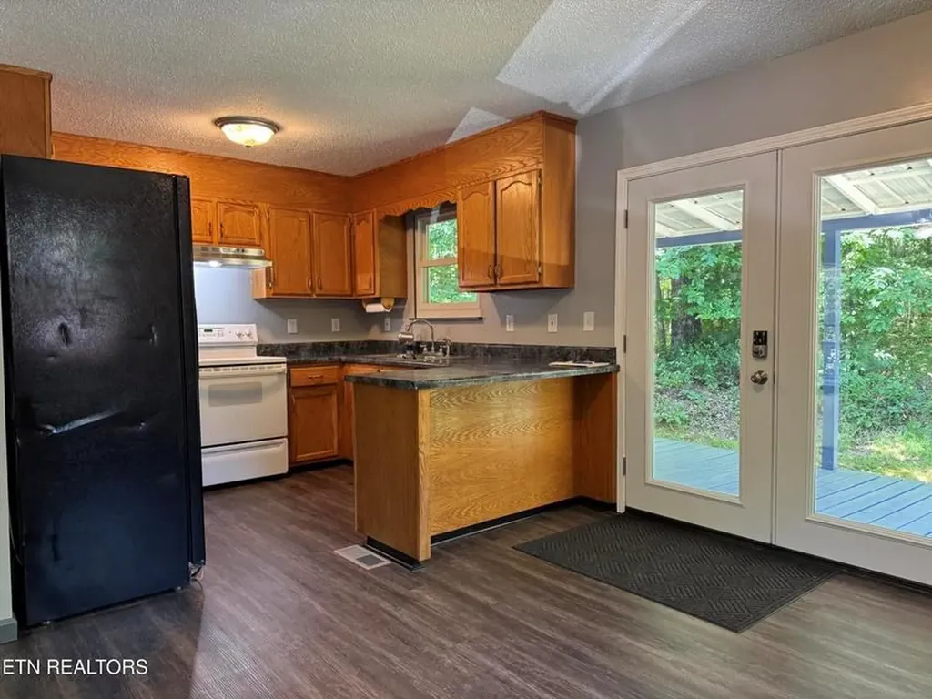 125 Walnut Lane Oneida TN 37841