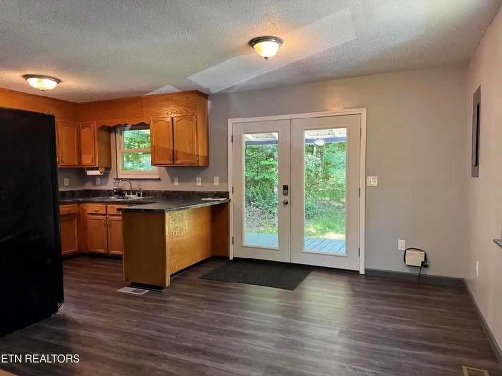 125 Walnut Lane Oneida TN 37841