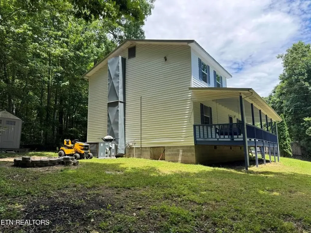 125 Walnut Lane Oneida TN 37841